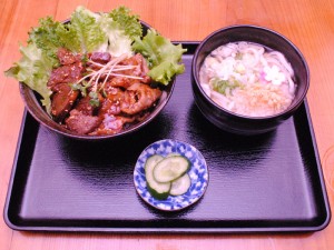 コンビ丼と半うどんのセット201510